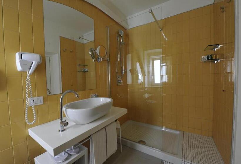 غرفة قياسية رباعية, Edificio 15 House Elite