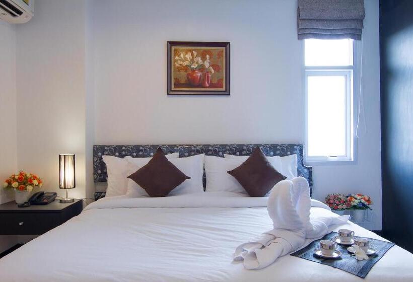 스위트 킹사이즈 침대, Leelawadee Grand