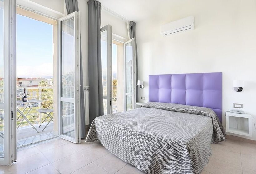 스탠다드 룸 바다 전망, Nuovo Tirreno