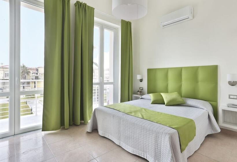 Triple Room Sea View, Nuovo Tirreno