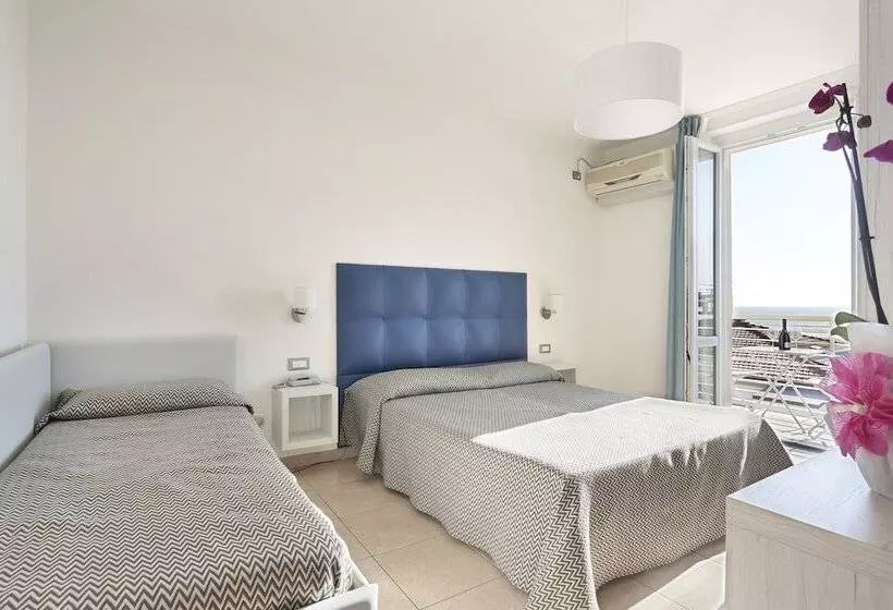 اتاق استاندارد, Nuovo Tirreno