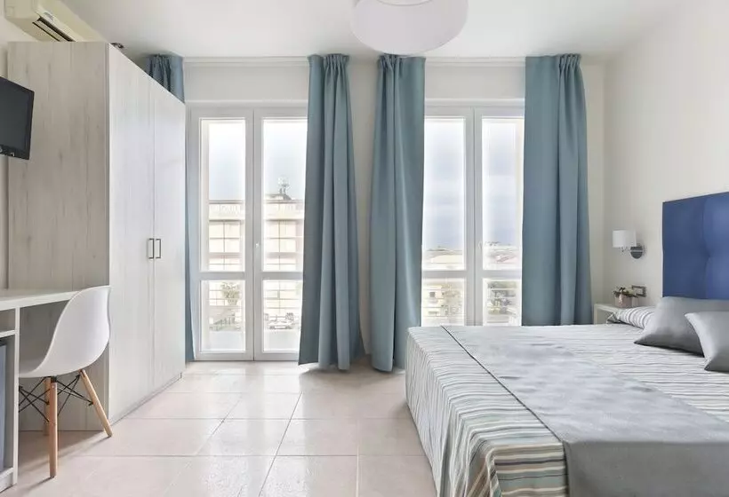 اتاق استاندارد, Nuovo Tirreno