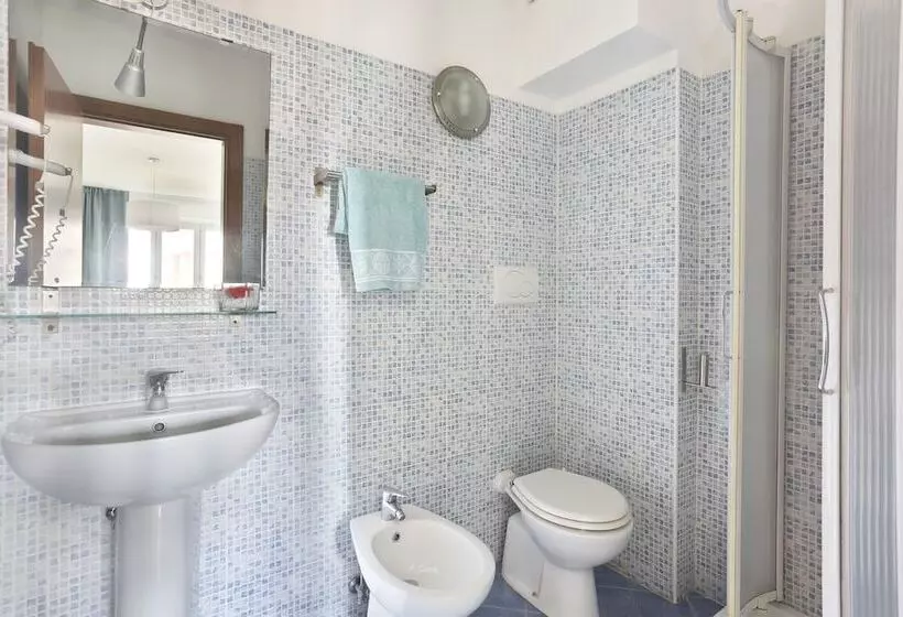 اتاق استاندارد چهار تخته, Nuovo Tirreno