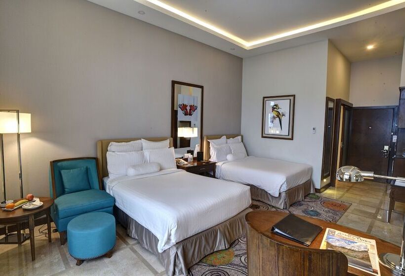 اتاق اجرایی, Pearl Continental Bhurban