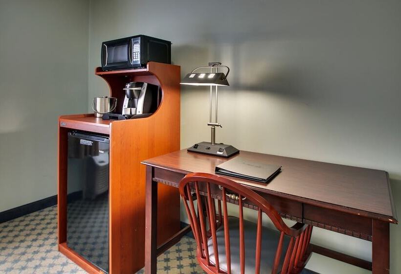 キングサイズベッドのスイートルーム, The Inn At Wise