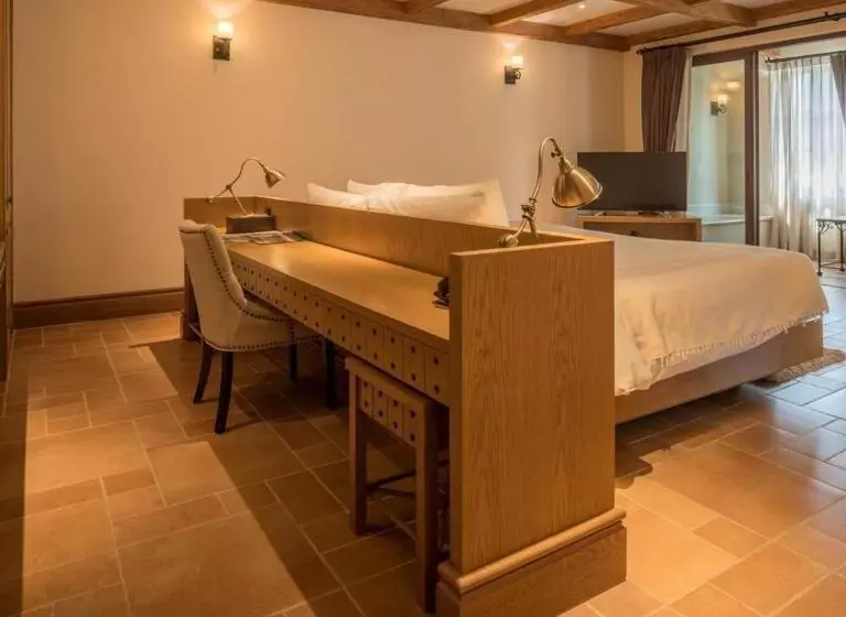 スタンダードシティビュールーム, Toscana Town Square Suites