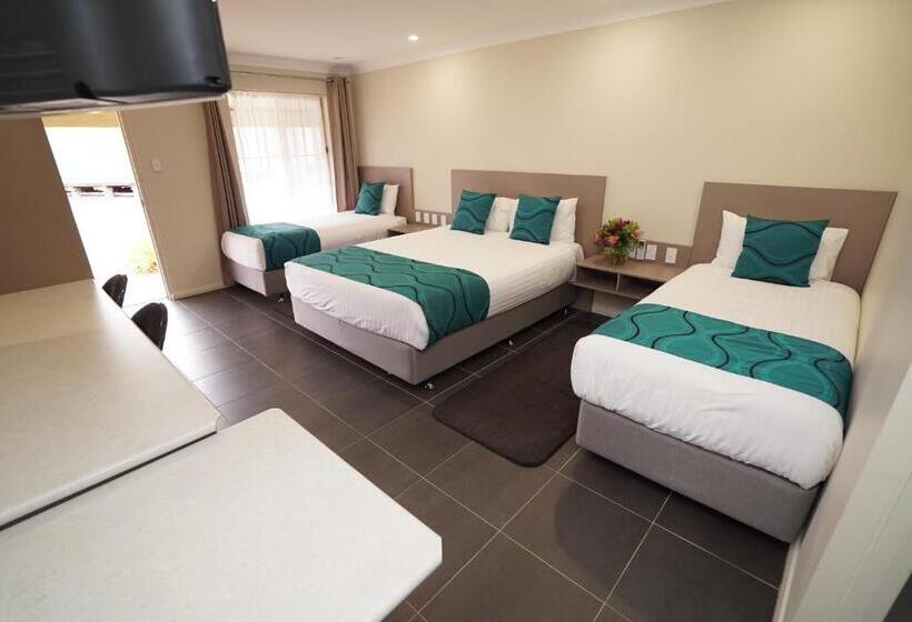 חדר משפחתי בסיסי, Exies Bagtown