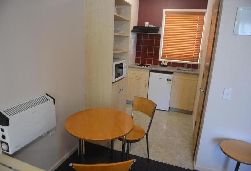 Студия Стандарт, Victoria Court Motor Lodge