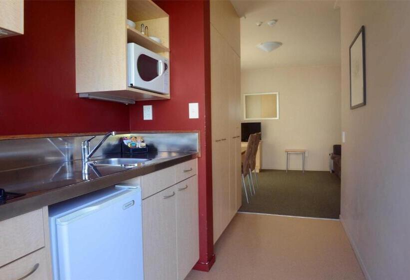 Люкс с Балконом, Victoria Court Motor Lodge