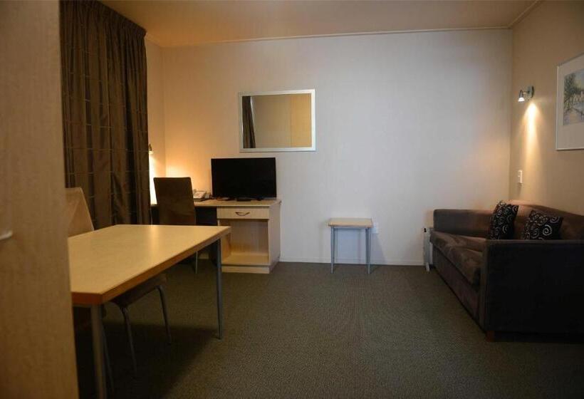 Люкс с Балконом, Victoria Court Motor Lodge