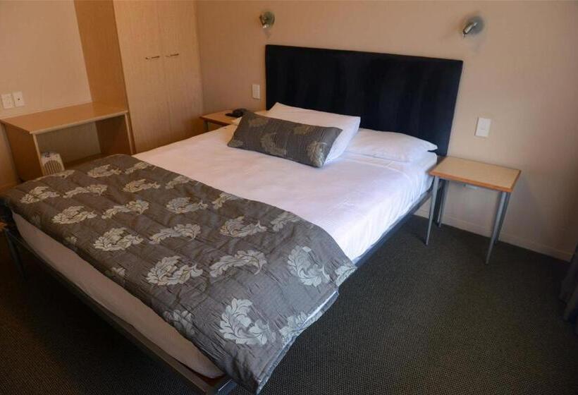 Люкс с Балконом, Victoria Court Motor Lodge