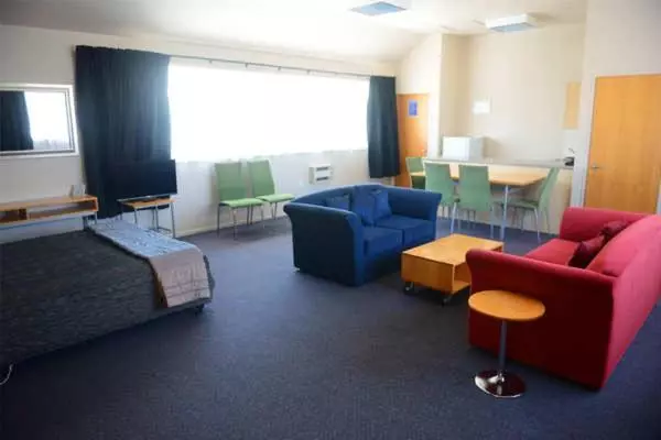 スタンダードスタジオ, Victoria Court Motor Lodge