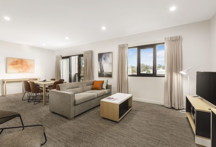 דירת שני חדרים, Quest Nowra