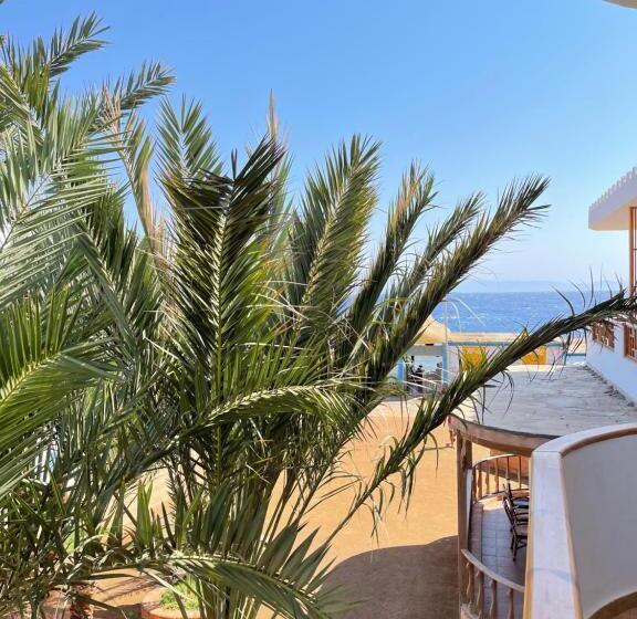 اتاق استاندارد سه نفره, Shams Hotel & Dive Centre