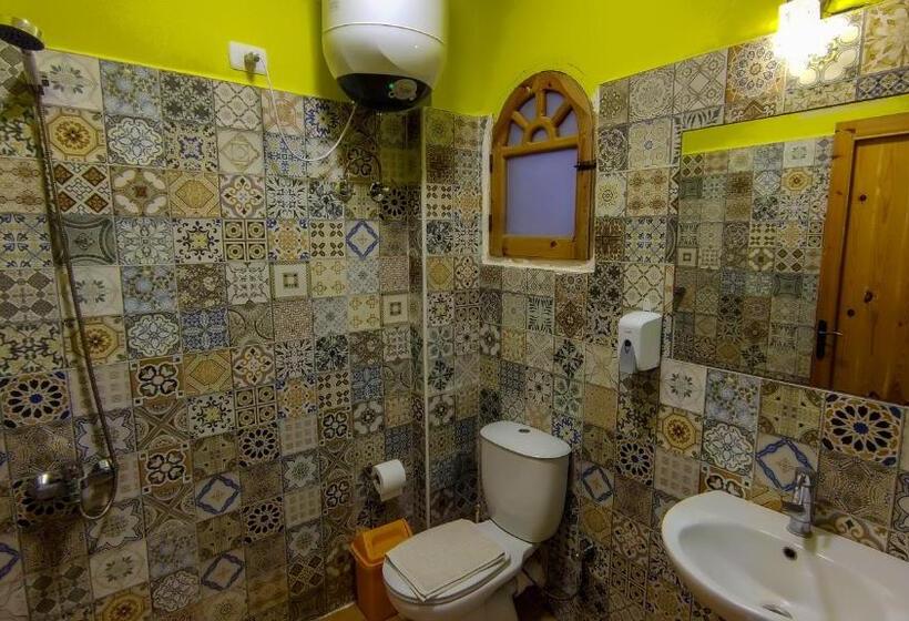 اتاق استاندارد سه نفره, Shams Hotel & Dive Centre