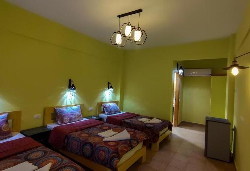 اتاق استاندارد سه نفره, Shams Hotel & Dive Centre