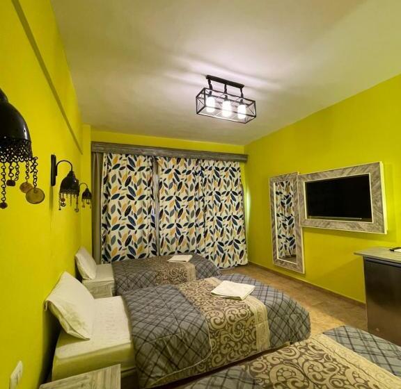 اتاق استاندارد سه نفره, Shams Hotel & Dive Centre