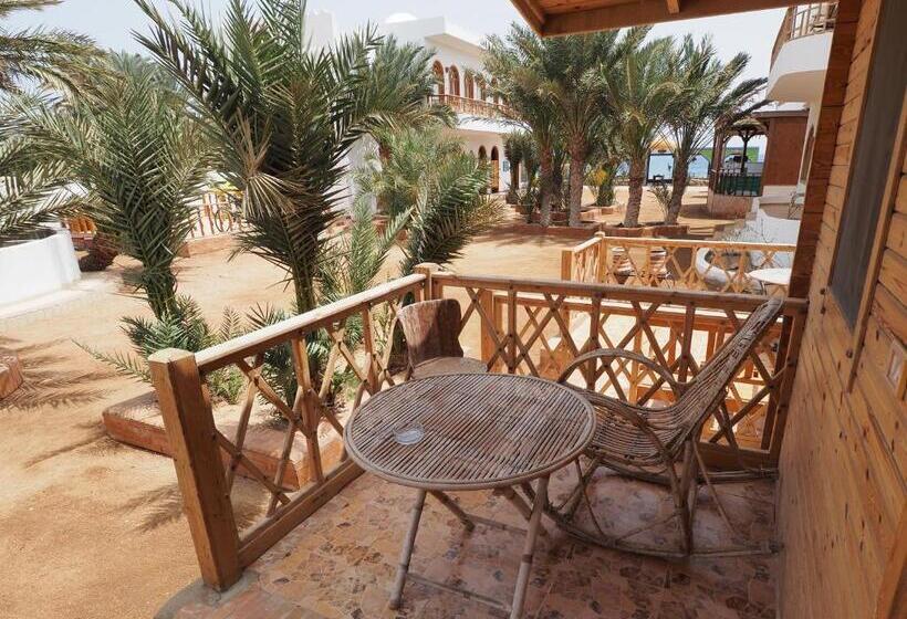 بانگلوی استاندارد, Shams Hotel & Dive Centre