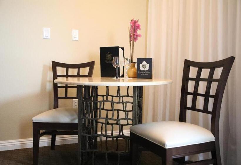 スタンダードバンガロー, Carter Estate Winery And Resort