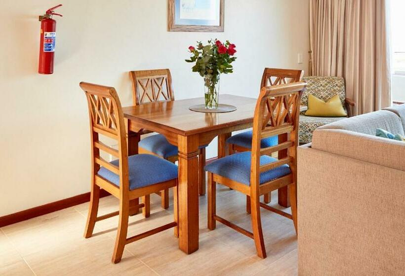 شقة غرفة واحدة, First Group Port Owen Marina