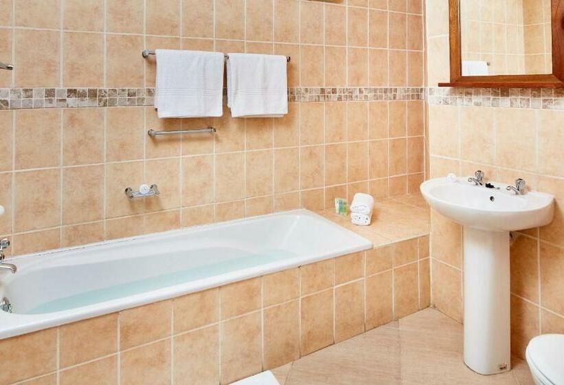 فيلا غرفتين نوم, First Group Port Owen Marina