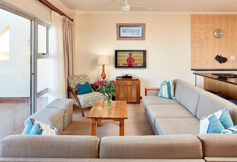 شقة غرفة واحدة, First Group Port Owen Marina