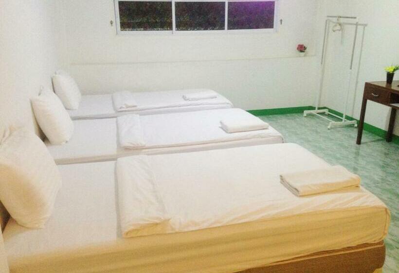 חדר סטנדרט לשלושה, Is Boutique Huahin