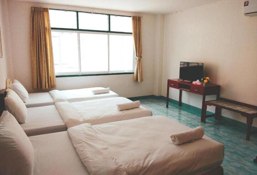 חדר סטנדרט לשלושה, Is Boutique Huahin