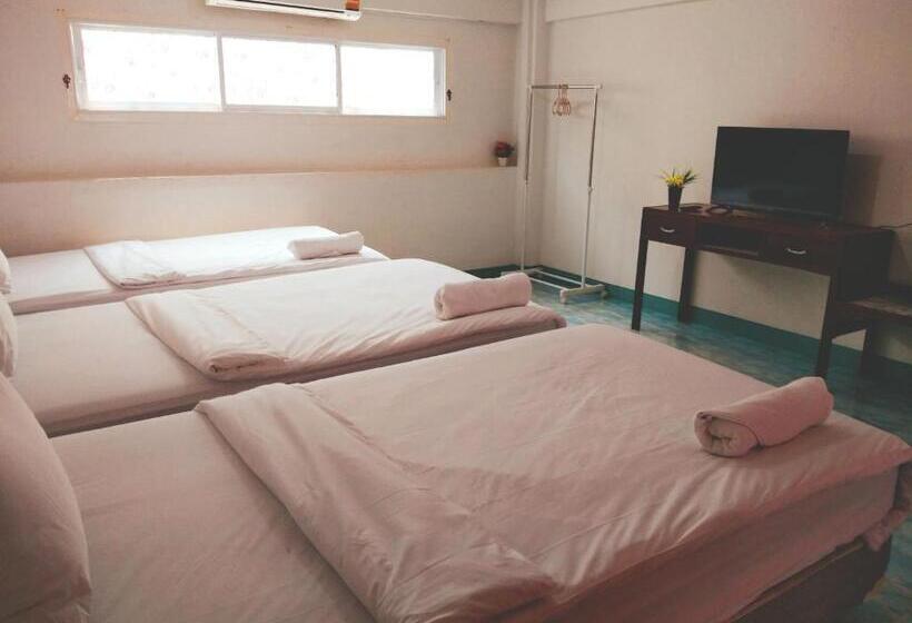 חדר סטנדרט לארבעה, Is Boutique Huahin