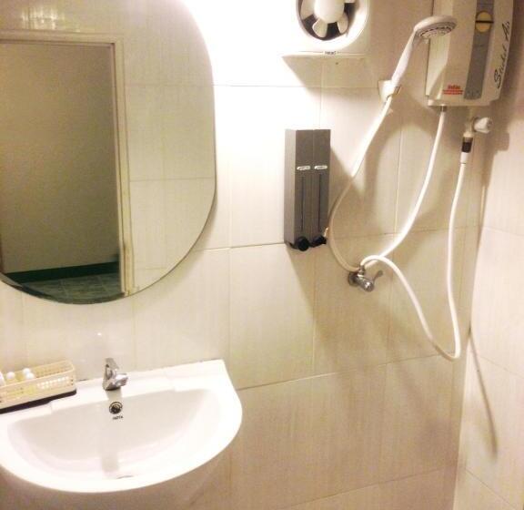 חדר משפחתי, Is Boutique Huahin