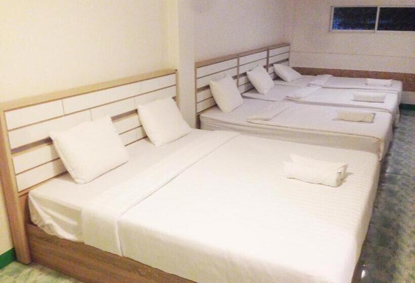 חדר משפחתי, Is Boutique Huahin