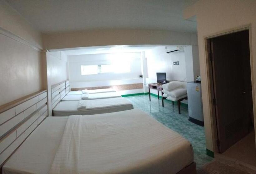 חדר משפחתי, Is Boutique Huahin