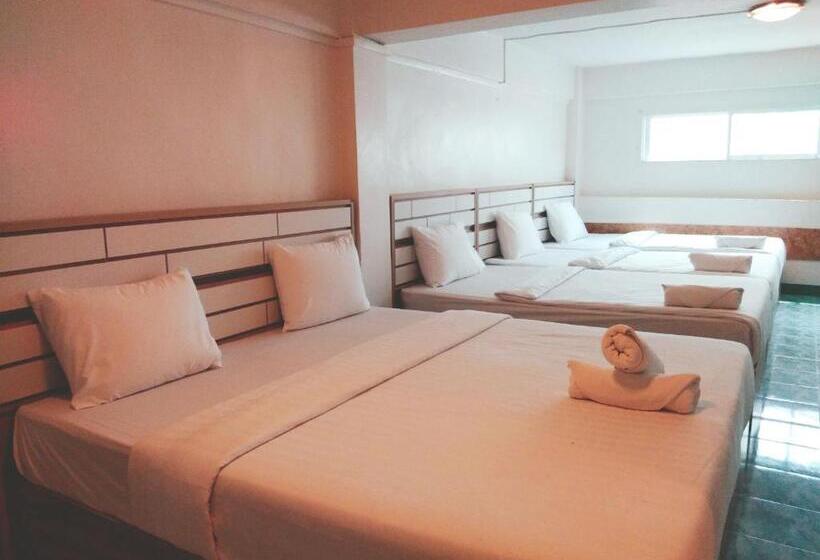 חדר משפחתי, Is Boutique Huahin