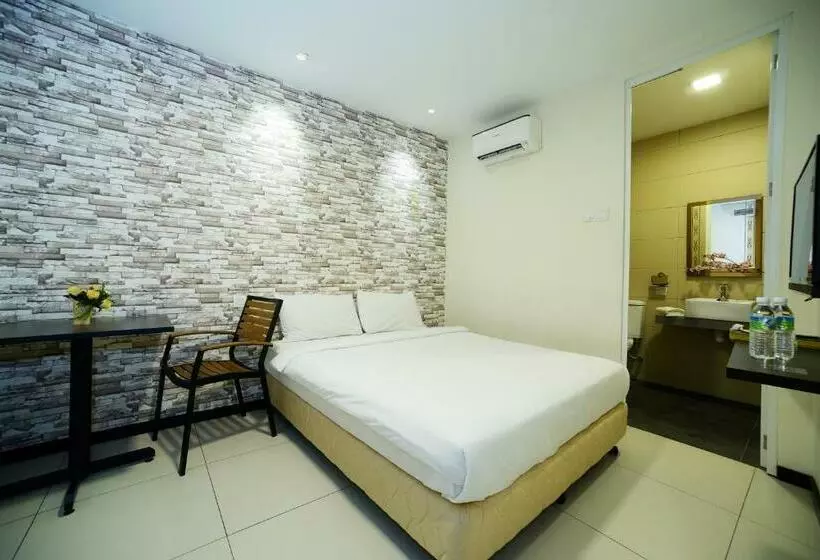 اتاق لوکس با تخت بزرگ, Casa Hotel Near Klia 1