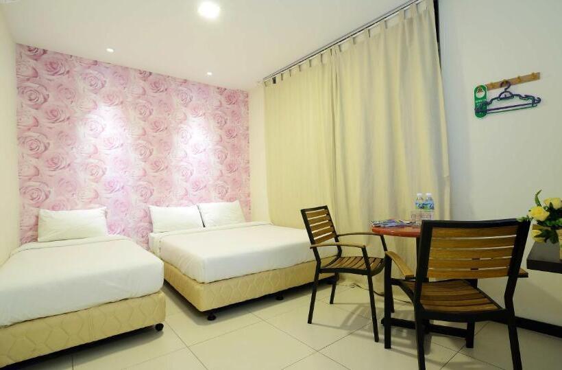 Семейный Номер, Casa Hotel Near Klia 1