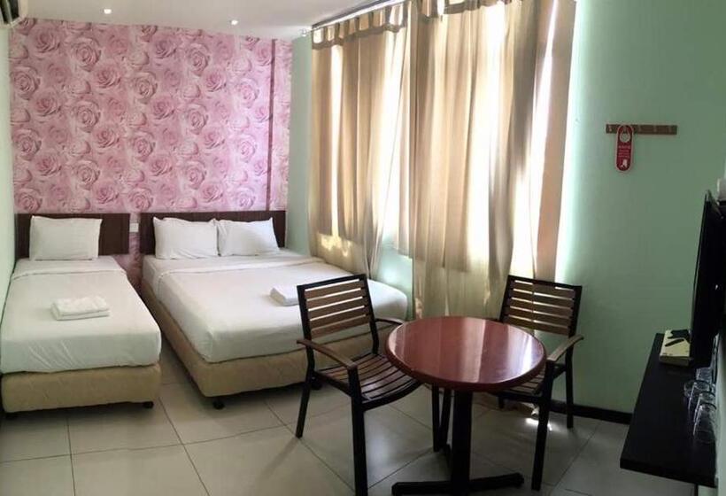 Семейный Номер, Casa Hotel Near Klia 1