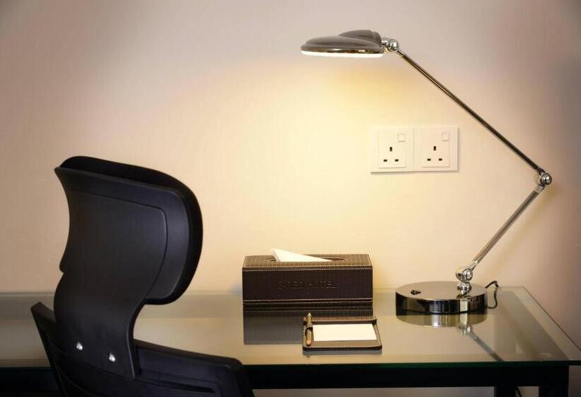 חדר דחוקס עם מיטת קינג, Ernes