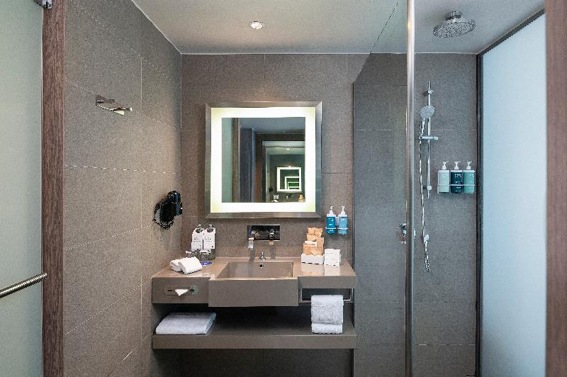 חדר סופריור עם מיטת קינג, Ernes