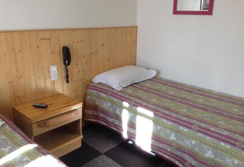 Номер Стандарт Трехместный, Hôtel Le National