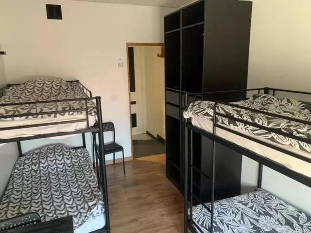 اتاق استاندارد چهار تخته, Hôtel Le National