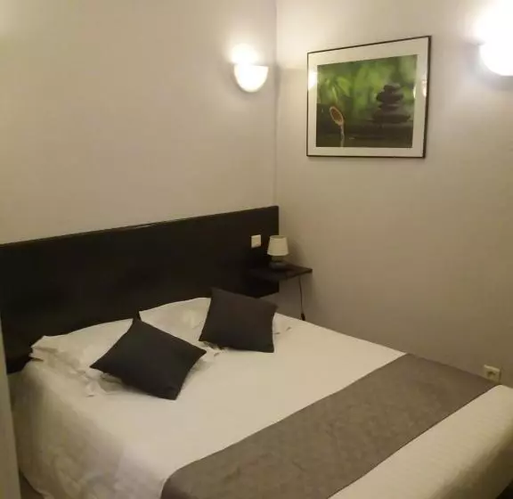 اتاق عادی, L'ecailler