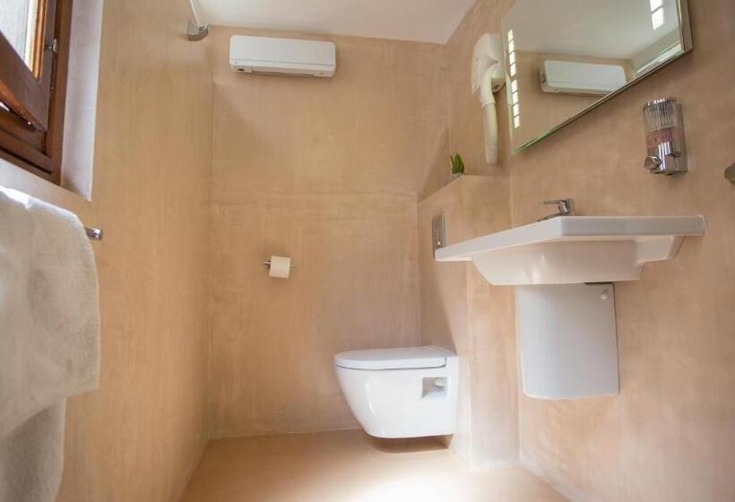 جناح جونيور كومفورت, Napoleon