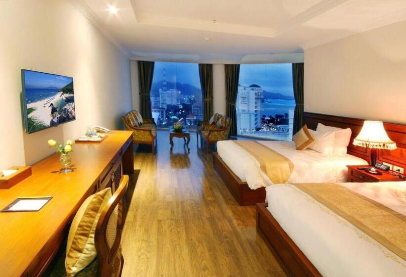 اتاق لوکس با چشم‌انداز دریا, Nha Trang Palace