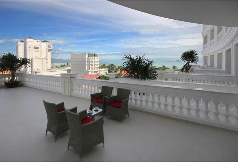 سوییت, Nha Trang Palace