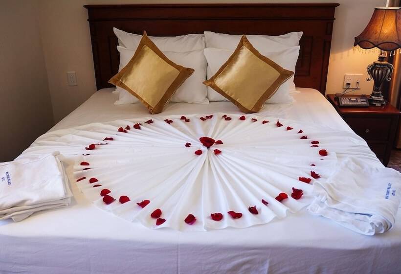 اتاق لوکس با چشم‌انداز دریا, Nha Trang Palace