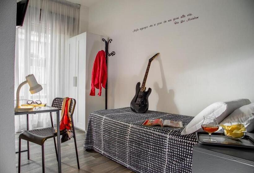 Standard Single Room, Radio