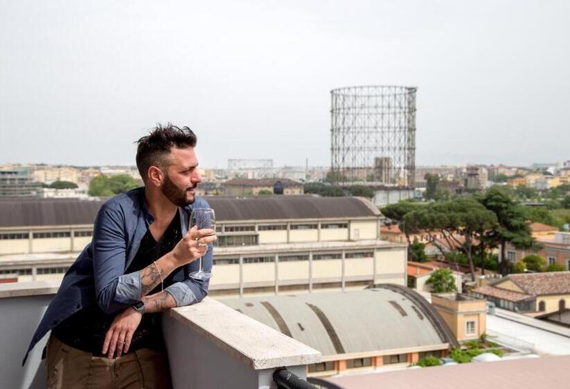 Deluxe Room with Balcony, Radio