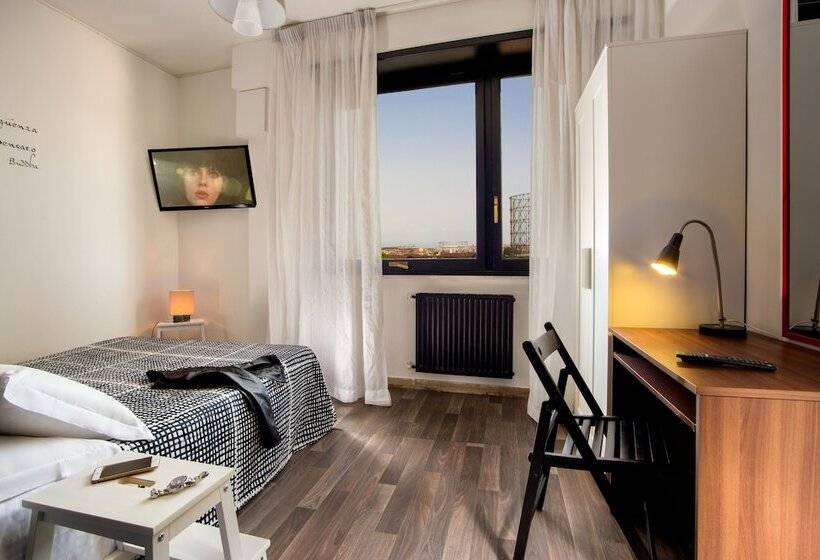 Standard Room, Radio