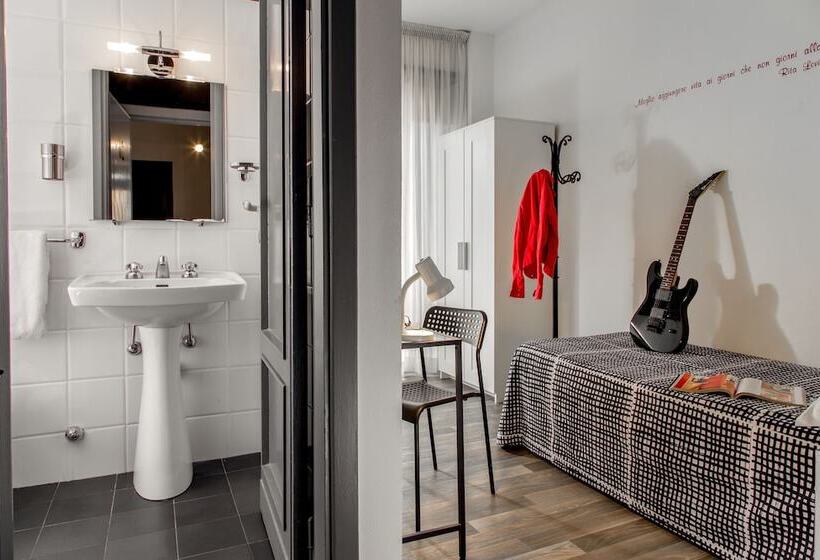 Standard Single Room, Radio