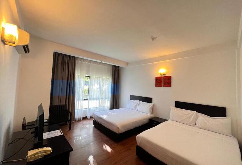 חדר דלוקס לשלושה עם נו לבריכה, ērya By Suria Hot Spring Bentong